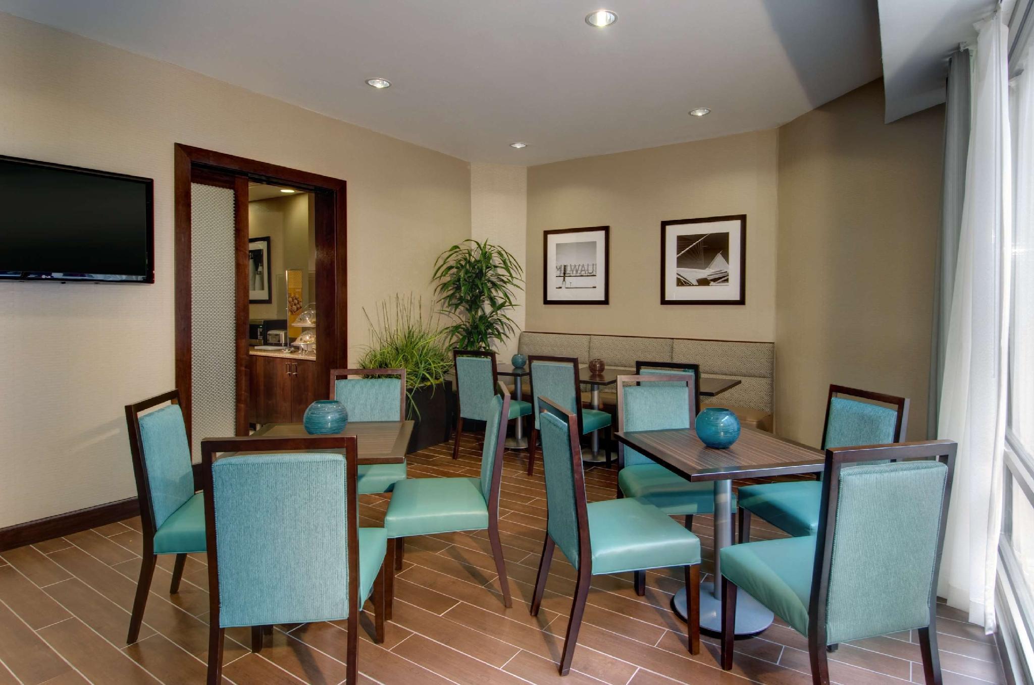 Hampton Inn & Suites Milwaukee Downtown Restaurante foto